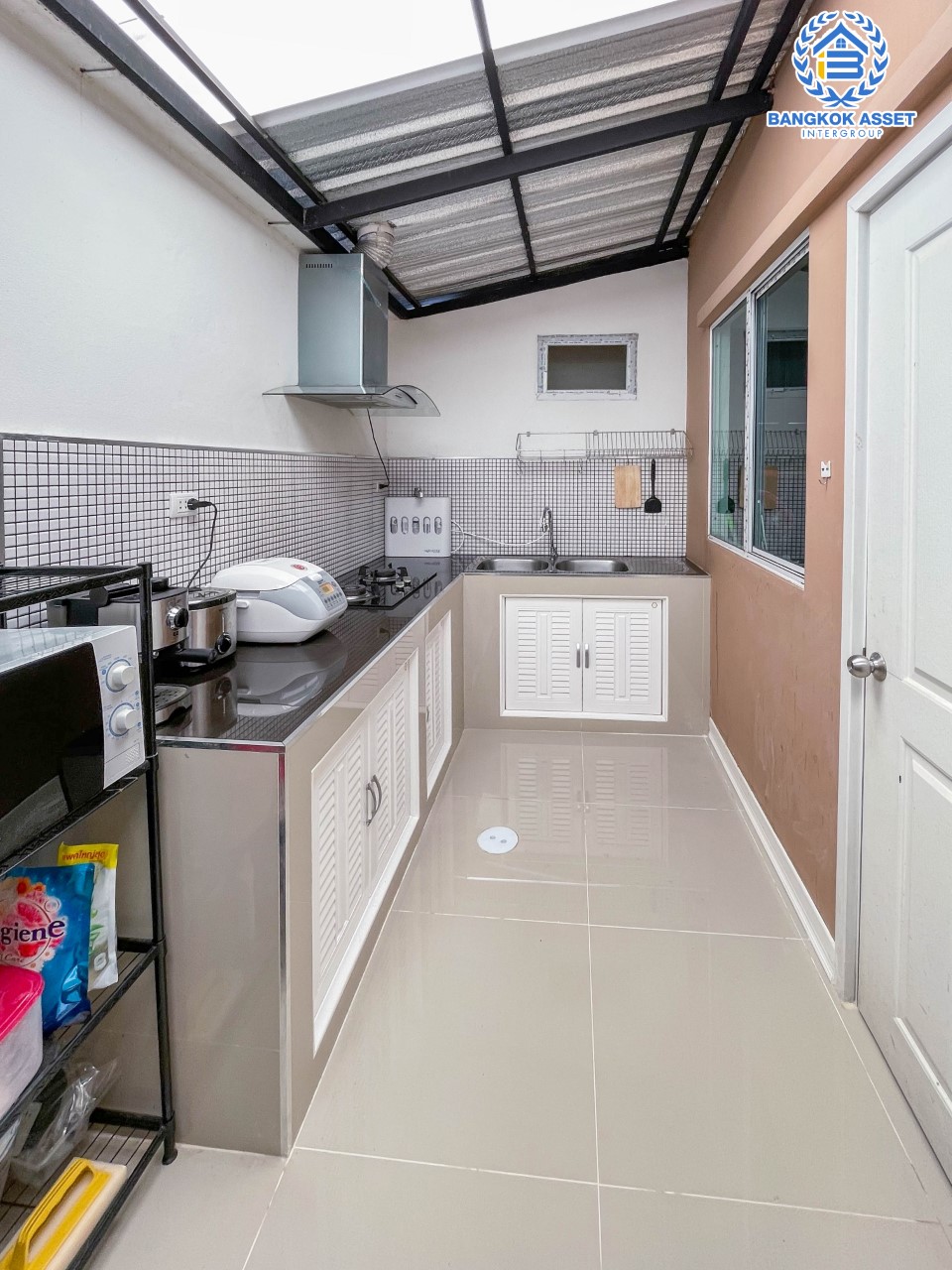 *****ทาวน์เฮ้าส์มือสองย่านนนทบุรี ม.พฤกษาวิลล์54 พระราม5-นครอินทร์ บ้านสวย บนเนื้อที่ 19.7 ตร.ว. ฟังก์ชัน 3 ห้องนอน 2 ห้องน้ำ 1 ที่จอด ครบทุกฟังก์ชัน พร้อมอยู่ บนทำเลเดินทางสะดวก เชื่อมต่อหลายเส้นทาง ใกล้รถไฟฟ้าสถานี "แยกติวานนท์" และจุดขึ้นทางด่วน "พระราม7"